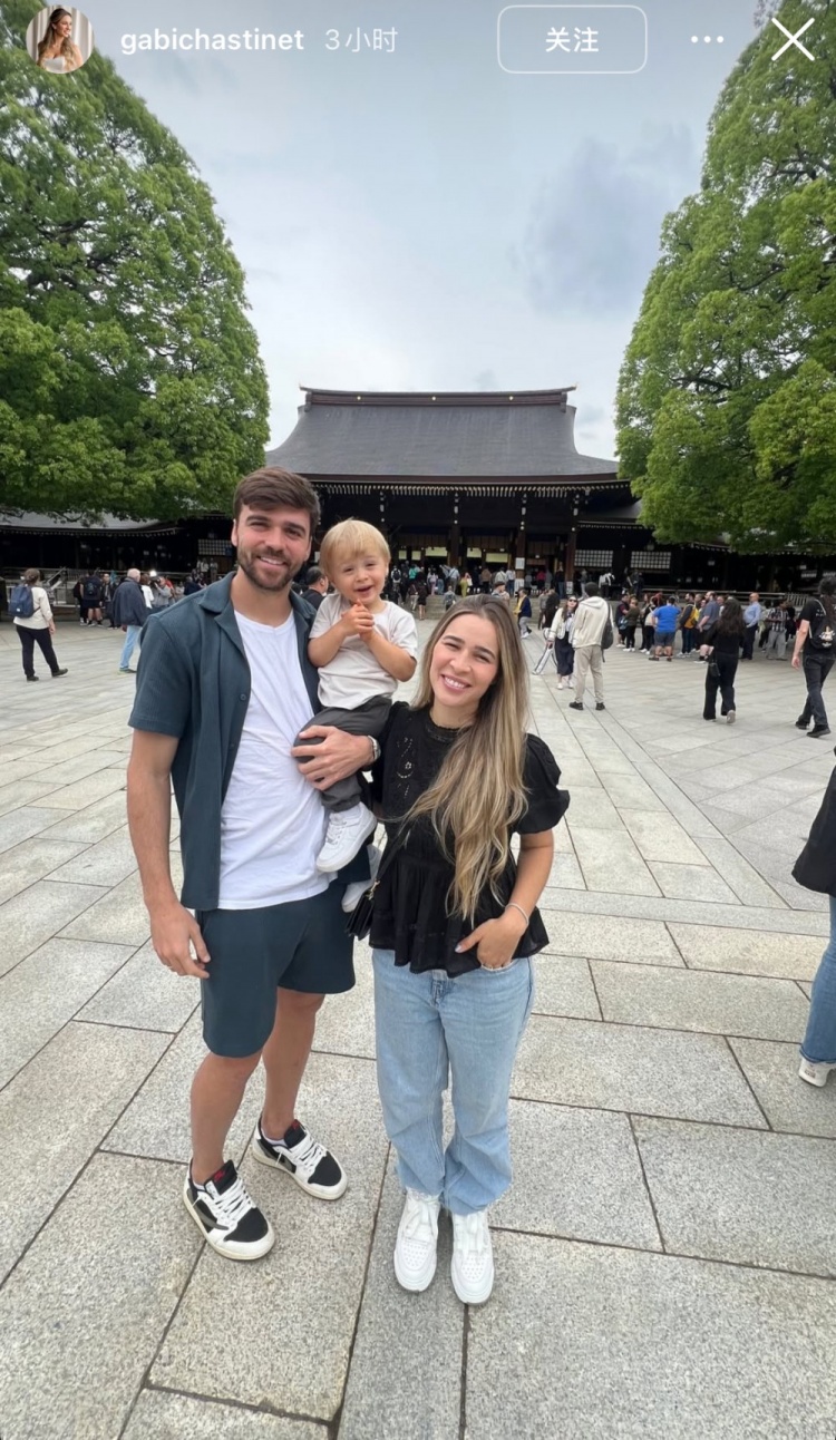 澤卡妻子更新社媒，曬出休賽期一家人在日本明治神宮游覽照