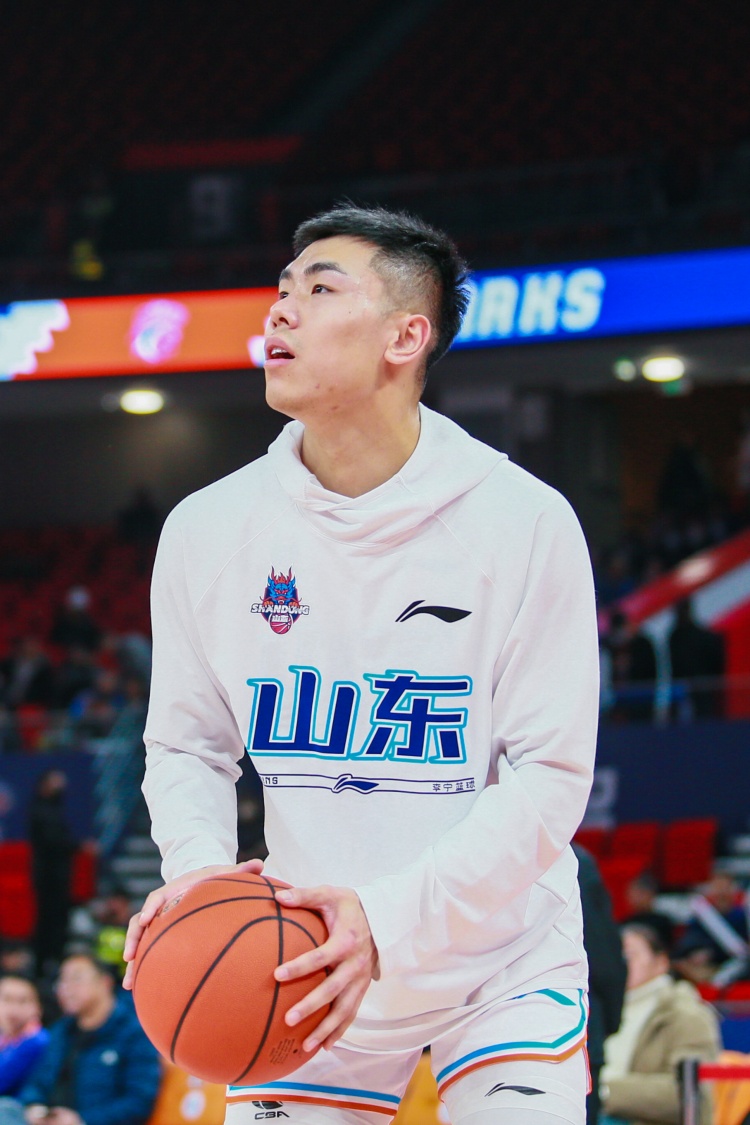 夏曉司：劉毅歸隊&6名青年隊球員來一線隊合練 俱樂部董事長講話