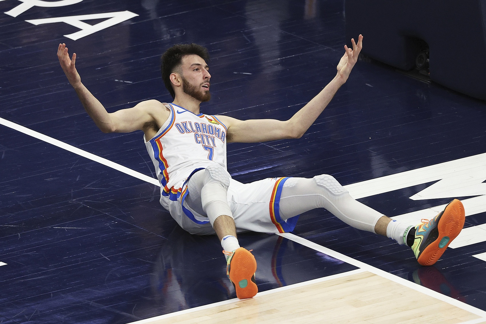 次輪G1決策失誤再現(xiàn)？雷霆五小葬送8分優(yōu)勢(shì) 華萊士成哈利絕殺背景