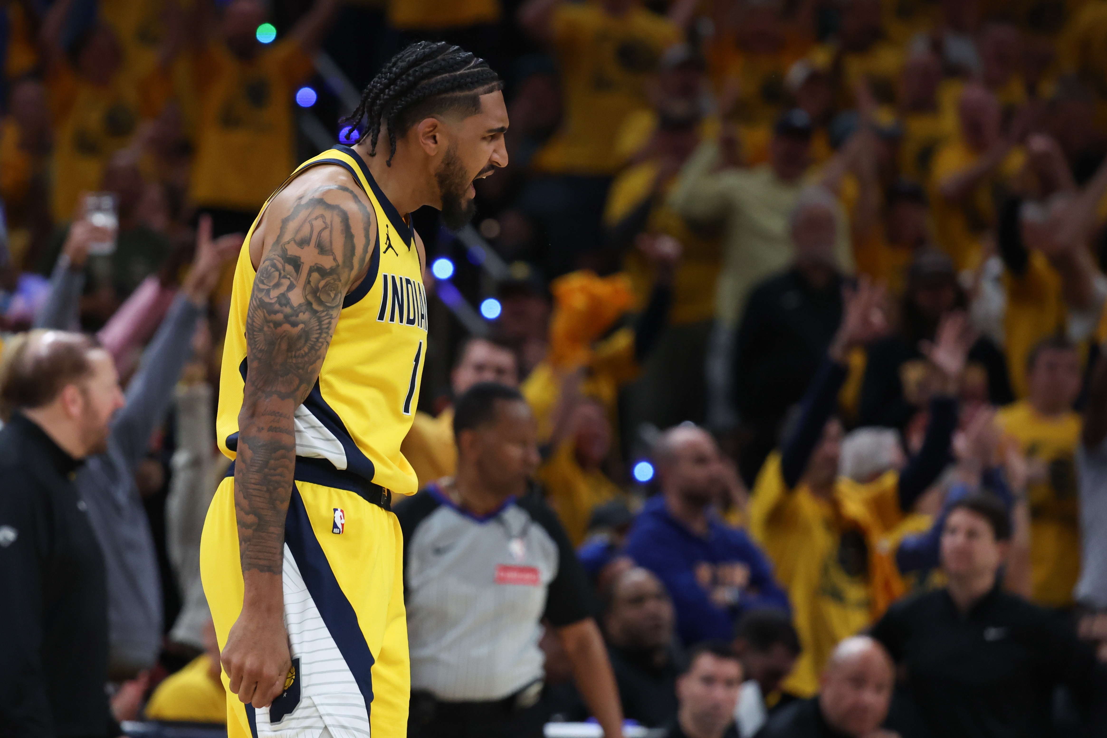 托平飚中5記三分 步行者隊(duì)史總決賽單場(chǎng)僅次于雷吉-米勒的6個(gè)