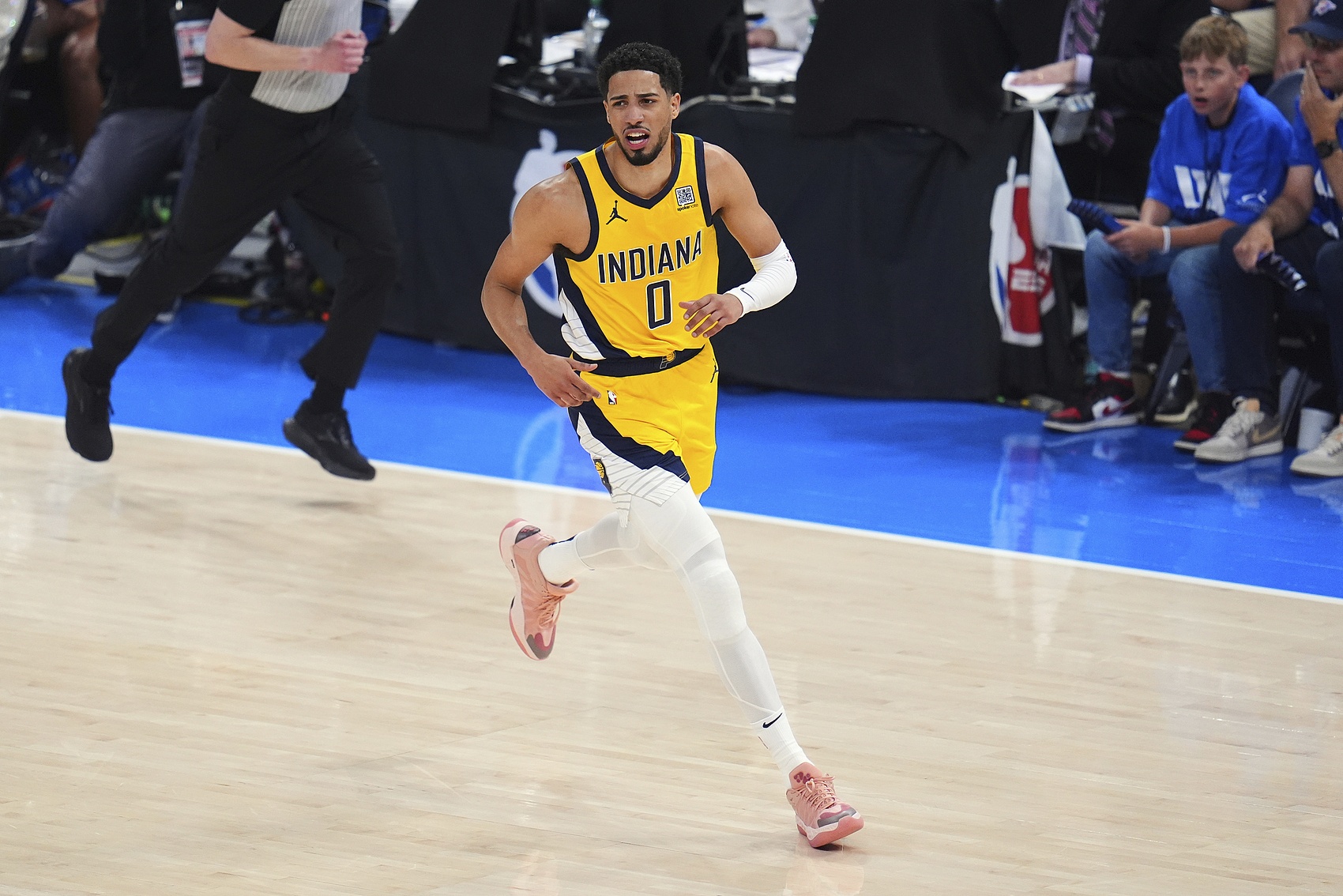 哈利伯頓：我兩場比賽上半場都表現(xiàn)糟糕 得想辦法一開場做得更好