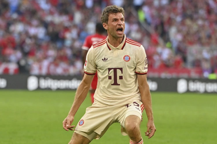 穆勒賽后開玩笑：這么熱的天踢滿90分鐘挺累的，我得去泡冰桶了