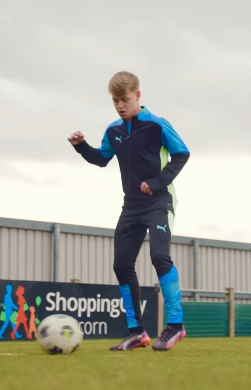 羅馬諾：曼城接近簽下利物浦U15中場莫斯，正敲定關(guān)鍵細(xì)節(jié)