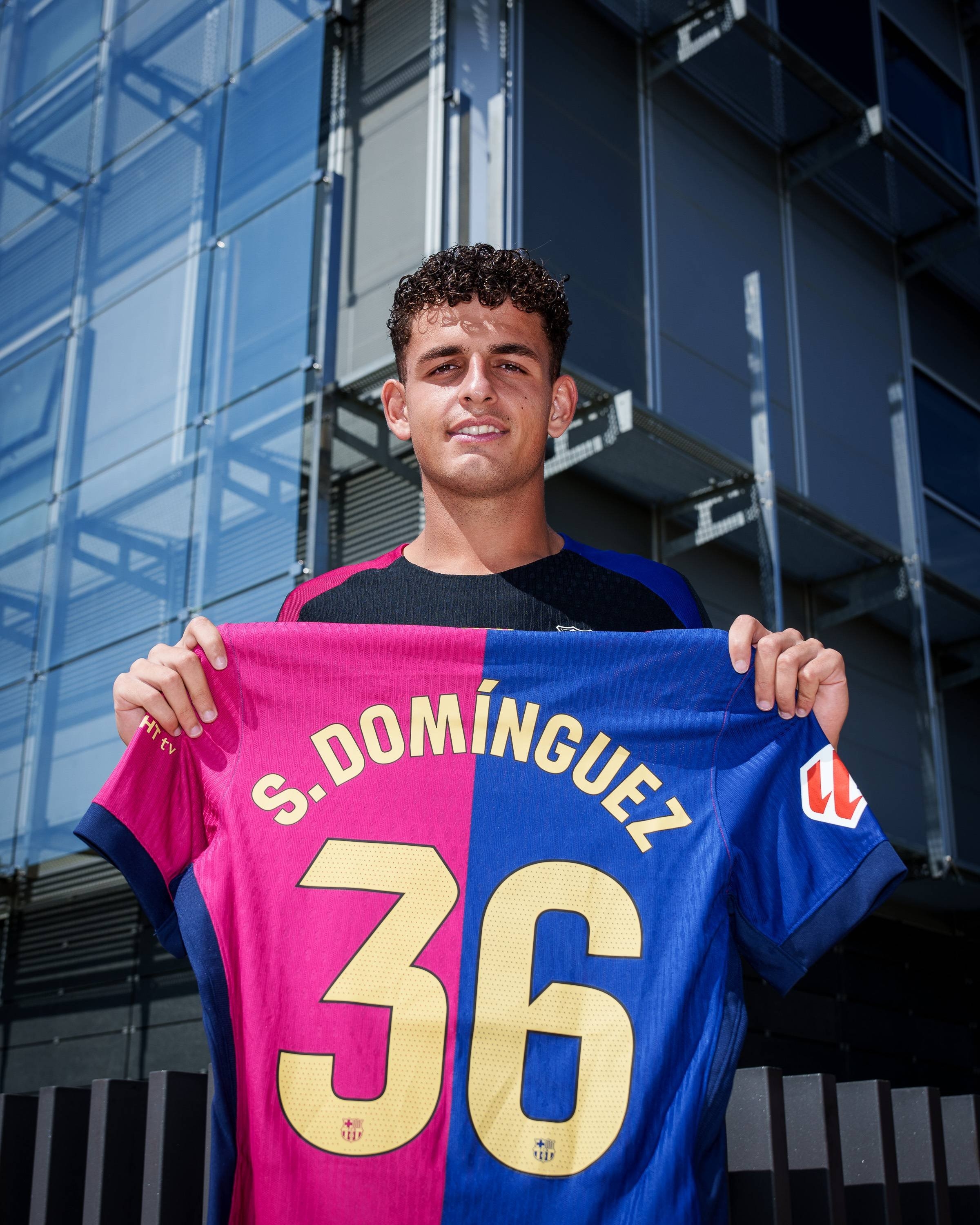 羅馬諾：巴薩中衛(wèi)多明戈斯將加盟薩格勒布迪納摩，轉(zhuǎn)會(huì)費(fèi)120萬歐