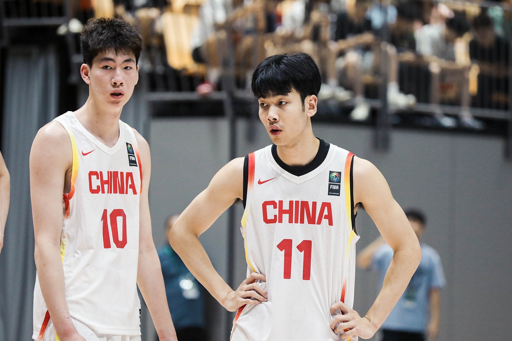 蘇群：中國(guó)U19男籃整體防守強(qiáng)度和聯(lián)防靈活性都能趕上世界潮流