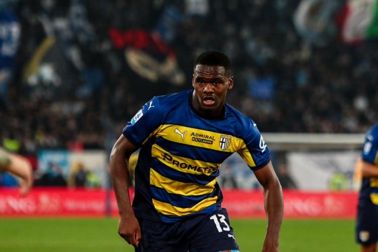 米體：邦尼昨天完成了加盟國米的體檢和拍攝任務，今天簽約并官宣