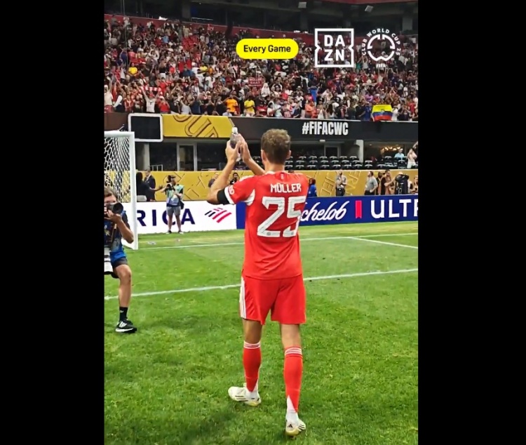 講不出再見！35歲穆勒賽后向拜仁球迷告別致意，已完成謝幕之戰(zhàn)