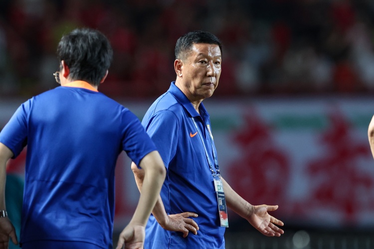 津媒：崔康熙現(xiàn)在對(duì)山東泰山隊(duì)怨氣極大，繼續(xù)留隊(duì)原因就是錢