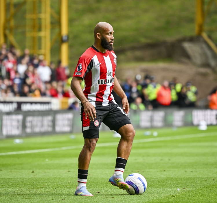 記者：仍然認為姆貝莫會轉(zhuǎn)會曼聯(lián)，后者做了很多工作