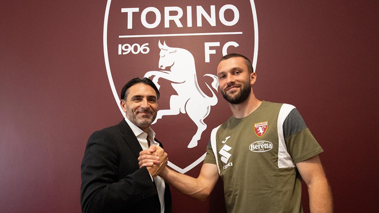 記者：薩索洛即將簽下都靈隊中25歲后衛(wèi)瓦盧基維茨