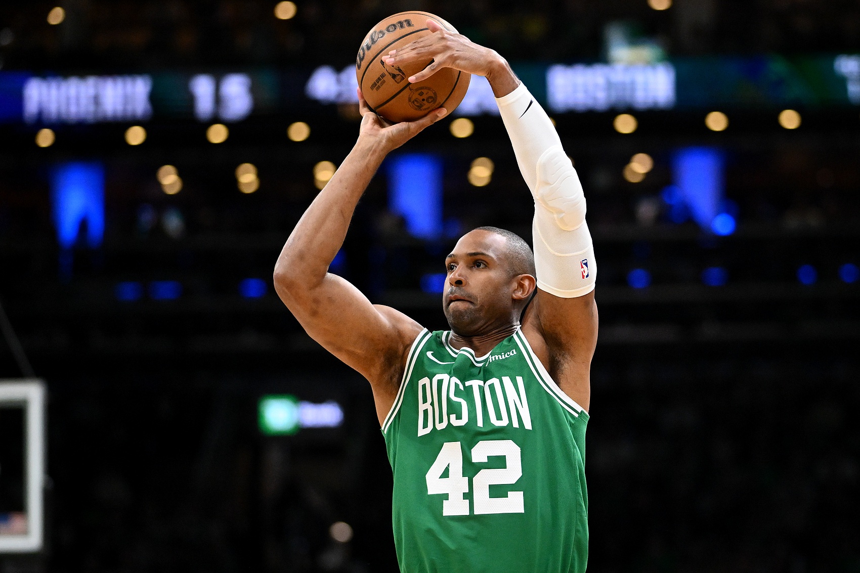 名記：霍福德&梅爾頓&小佩頓都在等庫(kù)明加 他們可能能多拿點(diǎn)錢