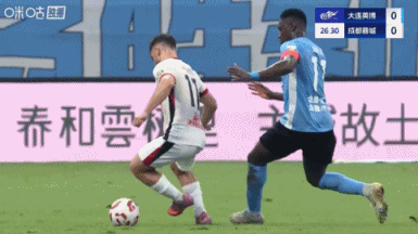 激烈！馬萊萊對抗中踩掉古爾芬克爾球鞋