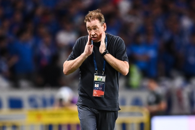 跟隊(duì)記者談申花輸球：斯盧茨基完全打亂中場(chǎng)組合，怎么踢怎么別扭