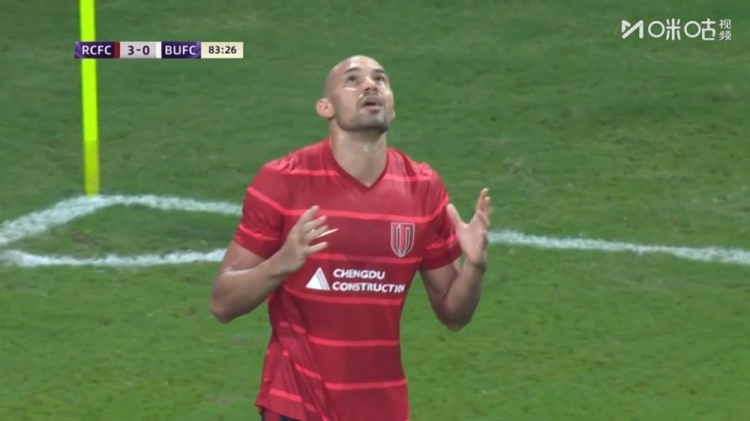 費利佩談進(jìn)球慶祝動作：獻(xiàn)給我去世的阿姨，另一邊的她給我了運氣