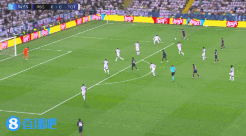 這腳有失水準(zhǔn)！登貝萊錯(cuò)失良機(jī)，無(wú)人看防下一腳射門(mén)踢飛