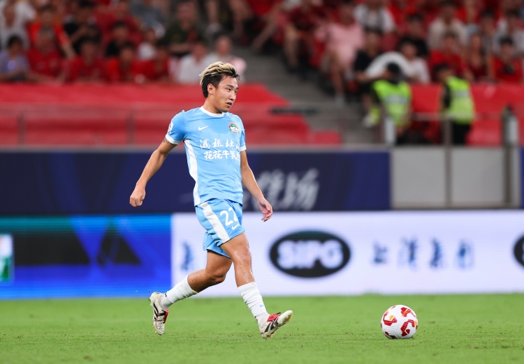 河南球員黃銳烽完成中國(guó)頂級(jí)聯(lián)賽100場(chǎng)里程碑，99年齡段第5人