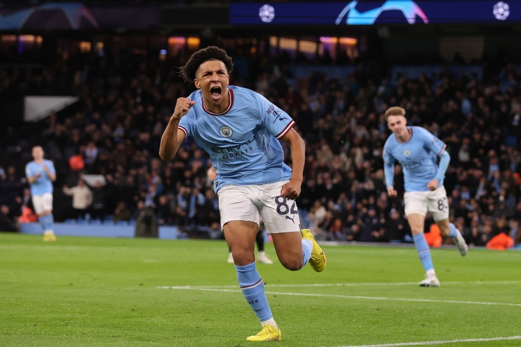 TA：曼城與里科-劉易斯即將就續(xù)約達(dá)成一致，新合同到2030年