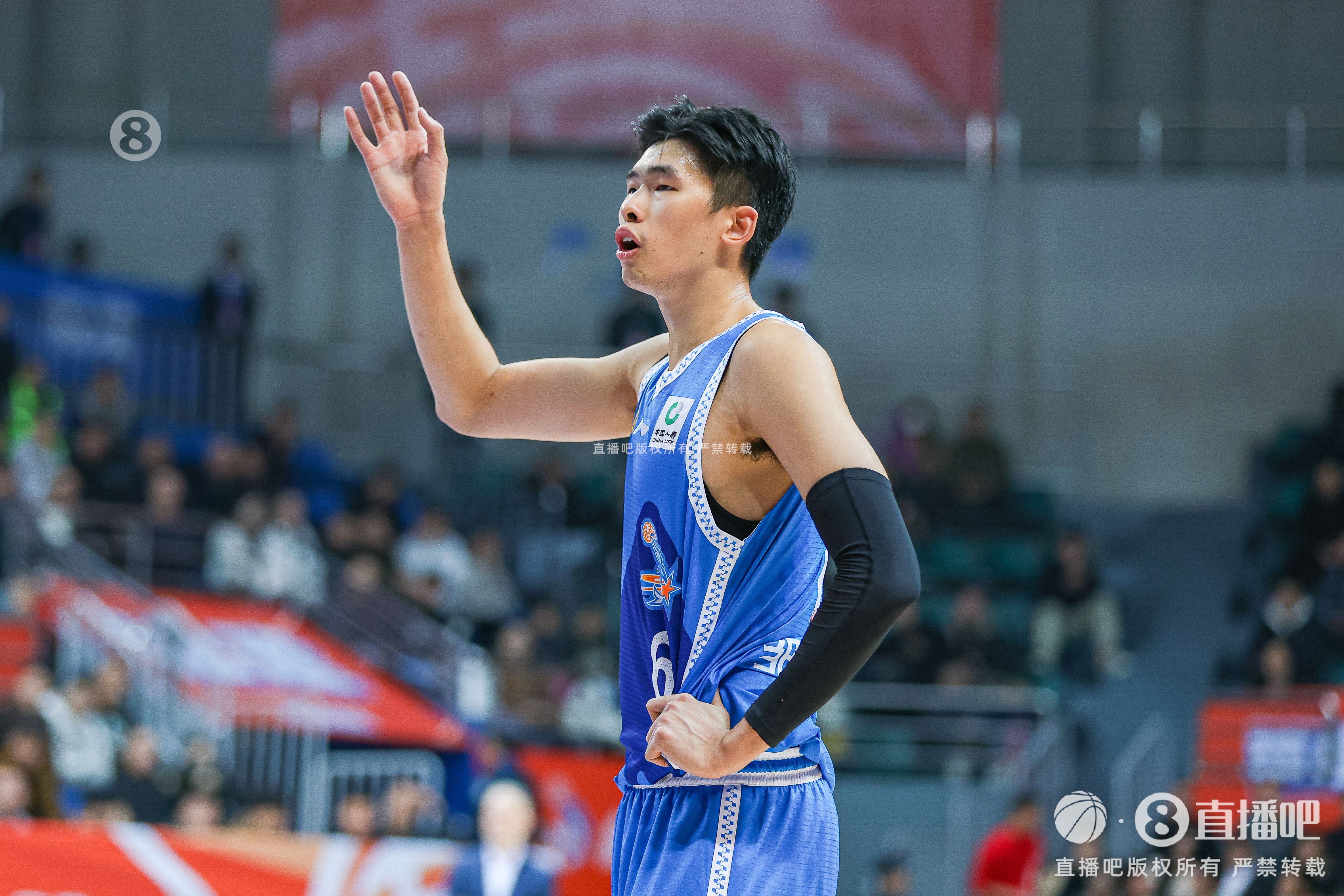 媒體人：鄒陽和福建的合同為兩年 多隊有意他但福建留人態(tài)度堅決