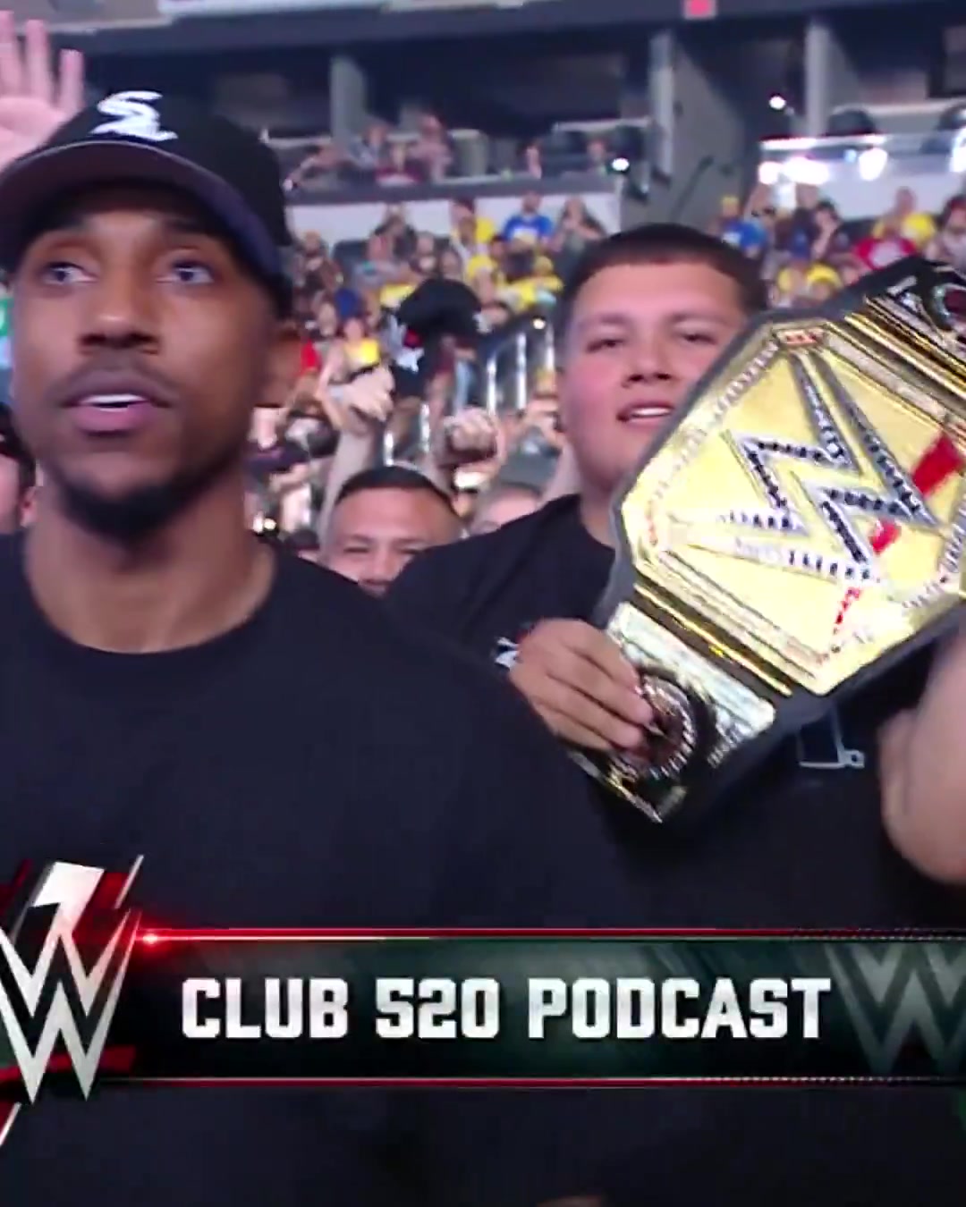 忠實(shí)摔迷！哈利伯頓和蒂格現(xiàn)場(chǎng)觀戰(zhàn)WWE“摔角狂歡”賽事