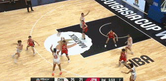 真強硬！U16湯雅童籃下低位接球 轉(zhuǎn)身硬吃打進！
